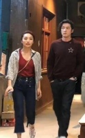 胡歌和妻子同框晒幸福,引起网友热议