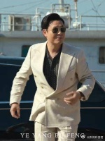 强哥,一个走路带风的男人