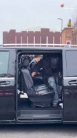 肖战米兰时尚周秀场生图,虽然是经典简约搭配,但是气质好好!