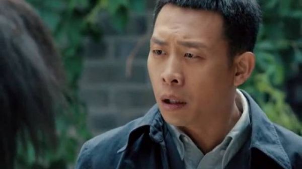 一上来就给郑朝阳一耳光，把张译整懵逼了！“白玲怎么变黑玲了”