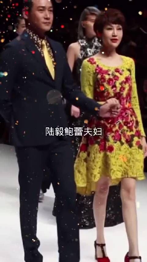 大学时一见钟情,恋爱二十年从未有过绯闻,拍戏时总是带着老婆……