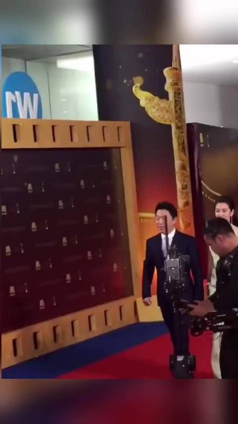 李冰冰如今48岁未婚，不朽女神已搬入抖音