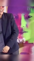 戴墨镜饰演母女一对太爽了,一个是李亚鹏的女儿……