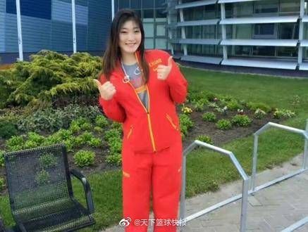 建议篮协应该开除李梦,她不配披国家队战袍
