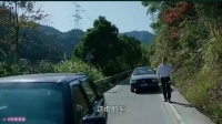 副县长的车挡了别人的路,不肯挪车,哪料对方是市里的人