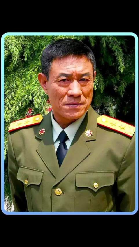 无赖在菜市场收保护费小贩竟是退伍军人
