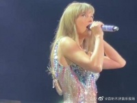 霉霉真的很美,她不去当歌手,我相信维密也会有她的一席之地