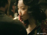 一颦一笑皆是风情,把风情万种演绎的淋漓尽致!
