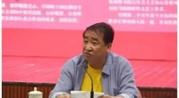 76岁歌唱家蒋大为冒雨商演,引起网友热议