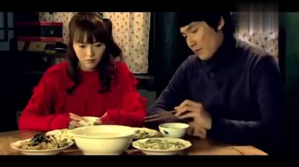 闪婚：儿媳偷吃香蕉被婆婆骂，儿媳怒了：我买几车回来，精彩
