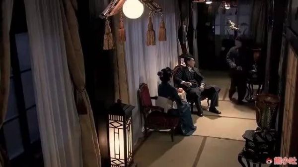 卧底为不让鬼子怀疑,假扮的夫妻要一起沐浴,还真是难为情