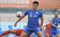记者:李松益和冯伯元加盟河南嵩山龙门