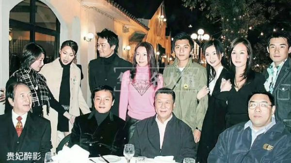成龙被“追杀”，梅艳芳遭“掌掴”，为何却无人敢动张国荣？
