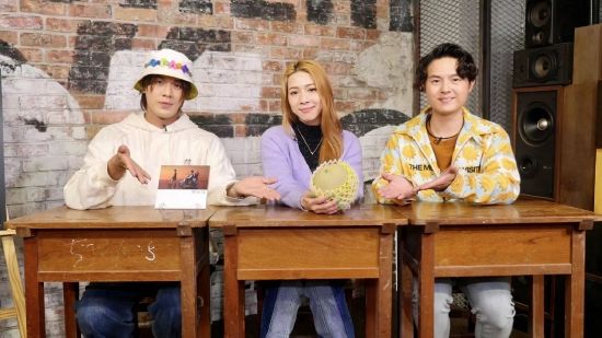 云安(左起)、犬青、哲谦分享录制专辑的有趣经历。MOMOTV 75台提供