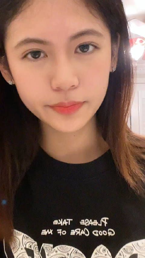 啊啊才15岁就已经很好看了 一看就是个美人胚子