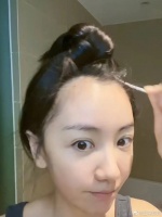 原来女明星也有发际线困扰,杨蓉这个发际线一整个真实住了……
