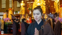 王祖贤素颜现身礼佛,遭网友怀疑已经出家