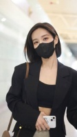 李一桐口罩眼神杀