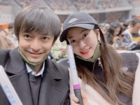 李晟花式夸赞李佳航:每个毛孔都散发着致命魅力