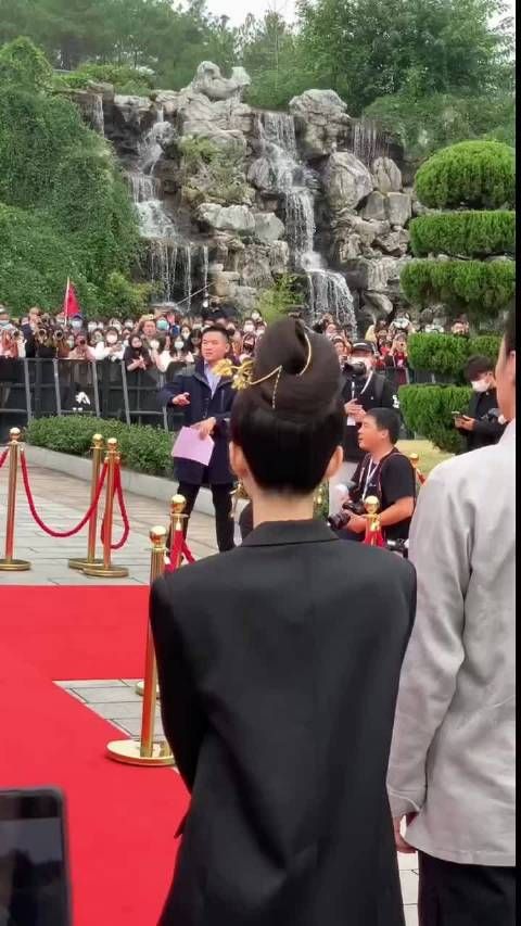 素颜美女王丽坤很有气质 王丽坤