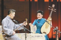 上海评弹团在国家大剧院专场演出，地道江南韵味打动首都观众