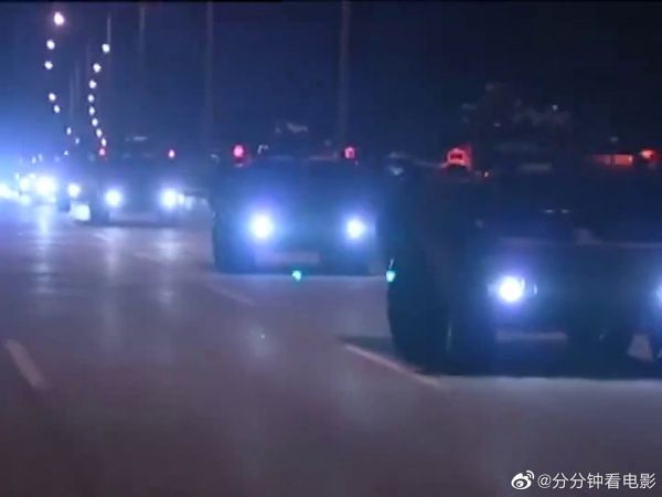 驻港部队被民用车堵住,首长霸气:解决不了就用导弹打掉