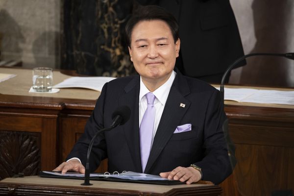 当地时间2023年4月27日，美国华盛顿特区，韩国总统尹锡悦在美国参众两院联席会议上发表讲话。人民视觉 图