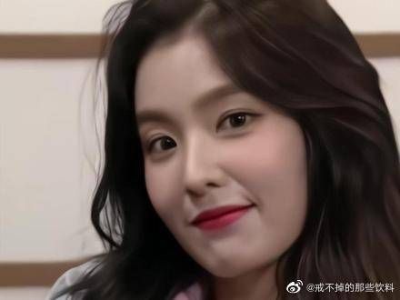 天生丽质,甜美微笑
