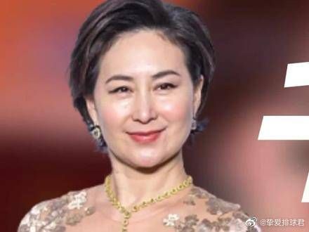 何超琼仅用一件婚纱，让李嘉欣沦为全港笑柄