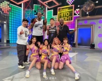 约会62岁女明星!霍华德真会玩,不打球的日子太快活!