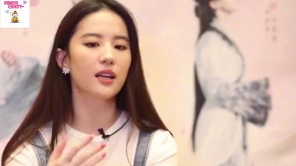 刘亦菲下车被抓拍,看到无美颜无滤镜的腿围,网友:这身材好真实