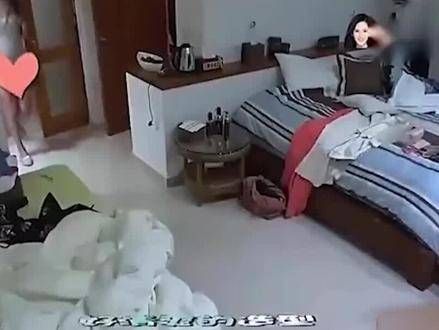 林志玲忘记屋内摄像头,身穿内衣走动,是无意还是故意炒作