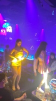 酒吧点舞300一次,应该不贵吧