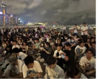 一场演出吸引十万人!酒店一房难求,演唱会经济“复苏即狂热”