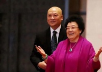 迟重瑞:我拒绝陈丽华3次,但母亲重病,她花大价钱