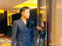 模范夫妻出席活动,结婚多年从无绯闻,这气质状态真的很棒