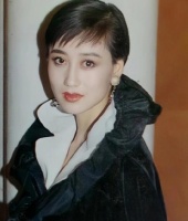 李连杰妻子近照曝光,61岁利智依旧养眼,引起网友热议