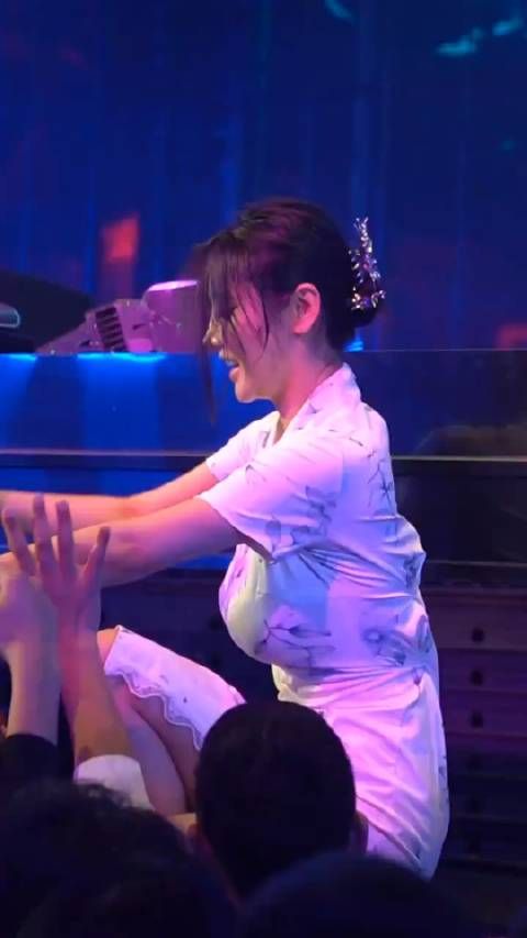 这种夜店美女最终都嫁给了谁