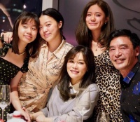 与范姜情同亲生母女,钟镇涛女儿“三个字”称呼生母章小蕙