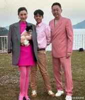 许晋亨对李嘉欣说:太可惜了,咱儿子完美避开了你的好基因!