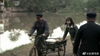 邻居背后嚼舌根,小姑娘忍无可忍,直接把她的手给咬废