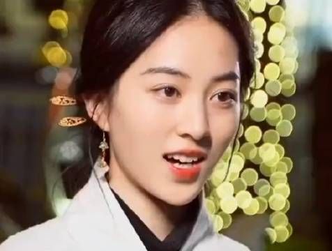 姑娘你说的不对，这些都可用美人计拿下