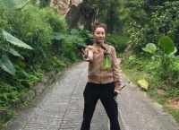 张柏芝:素颜登山,颜值暴跌!女神不再是当年的女神!