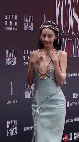 迪丽热巴绿色深v鱼尾裙造型,异域女神好绝!
