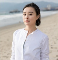 一次采访中,主持人问吴越:陈建斌当初抛弃了你,你现在还恨他吗?