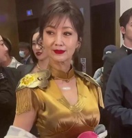 68岁赵雅芝近况曝光,真实状态现老人纹,化浓妆身材纤细