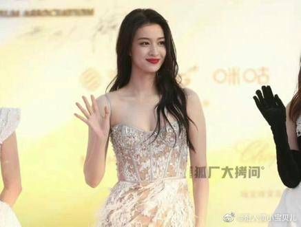 金鸡红毯的王楚然,身材好绝!