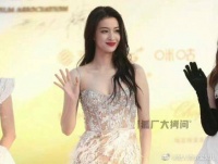 金鸡红毯的王楚然,身材好绝!
