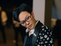 权志龙经纪合约正式到期 YG称计划协商单独合作