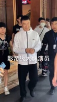 娱乐圈影帝级别的大牌男演员,年仅60了状态还这么好